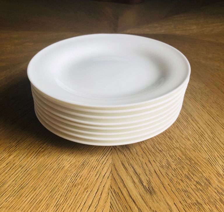 The White Company Bone China Tea Plates (Set of 8) – Great Condition