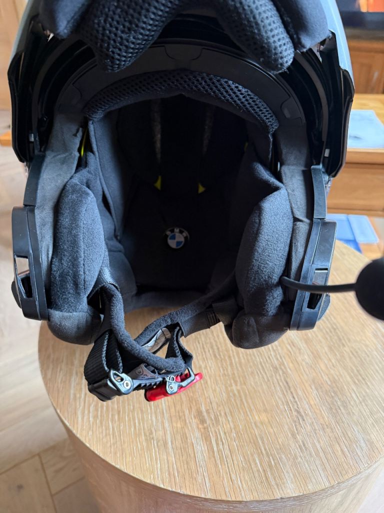 BMW Series 7 Carbon Evo flip up helmet