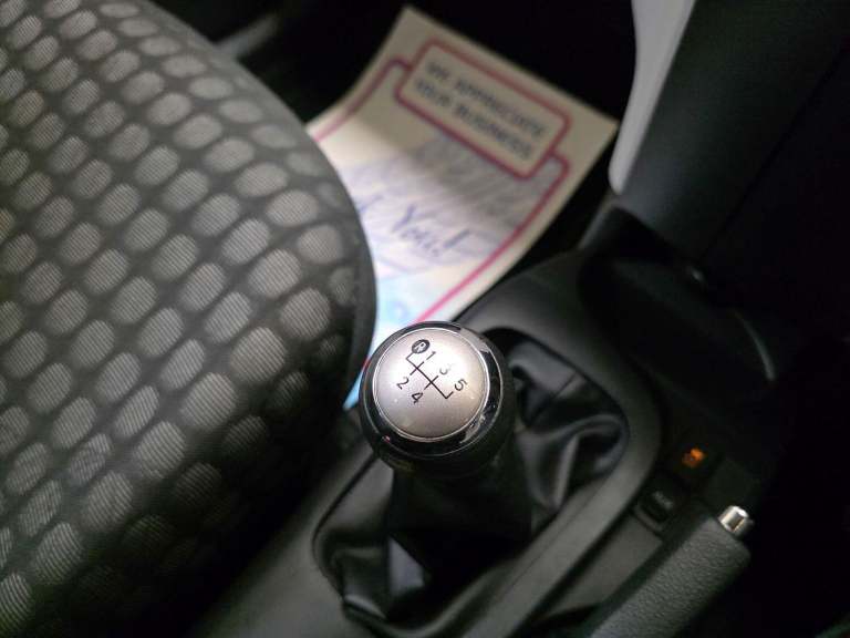 TOYOTA IQ 1.0 VVT-i 2 White Manual Petrol WARRANTY 12 MONTHS MOT