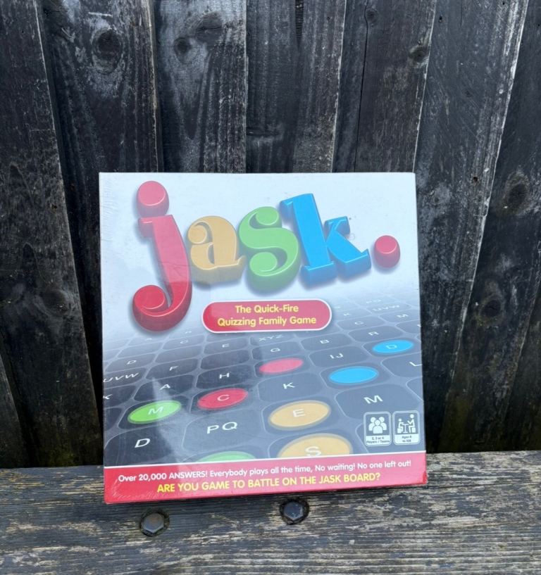 Jask The Quick-Fire Quizzing Family Game - Brand New