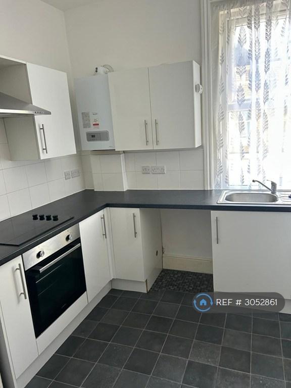 1 bedroom flat in Verulam Place, Bournemouth, BH1 (1 bed) (#3052861)
