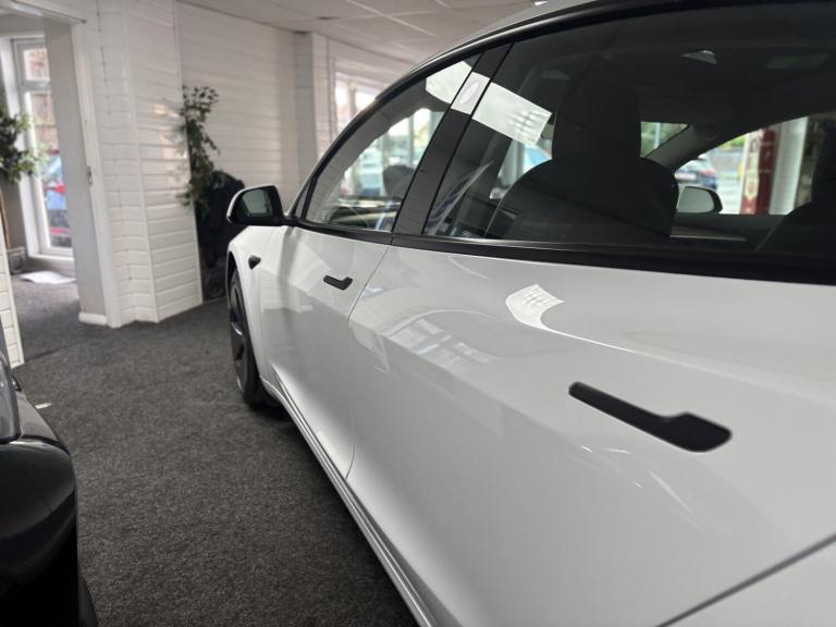 TESLA MODEL 3 Standard Range Plus 2021