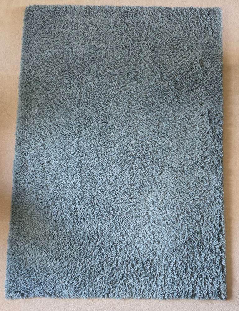 Shaggy rug