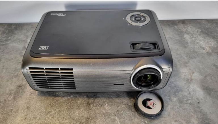 Reliable Optoma EP728 Projector – Bright, Sharp & Ready to Use!