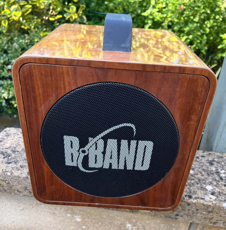 B Band amplifier - power lead missing