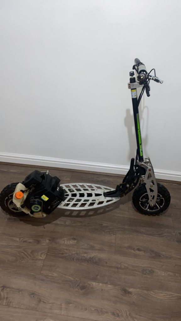 Petrol scooter top speed 40 mph