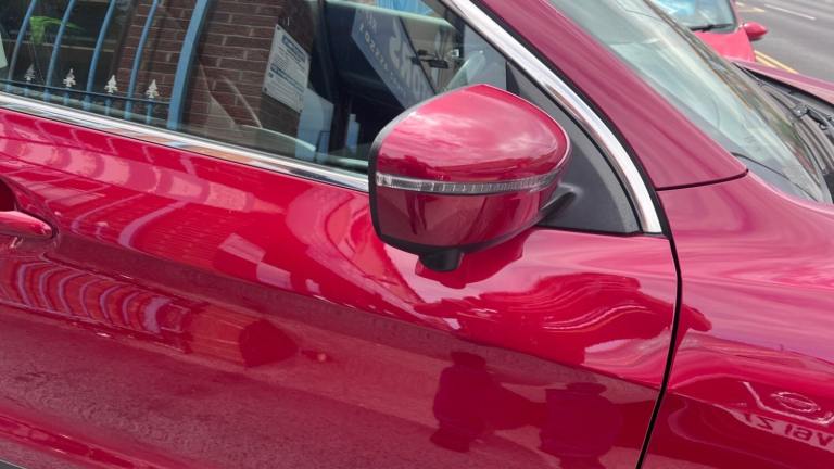 Nissan qashqai N1.5 dCi 115 N-Connecta 5dr 2 owners full Nissan history stunning