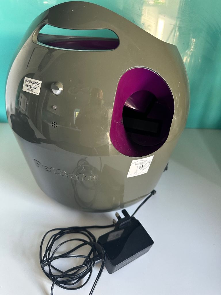 Pet safe ball launcher