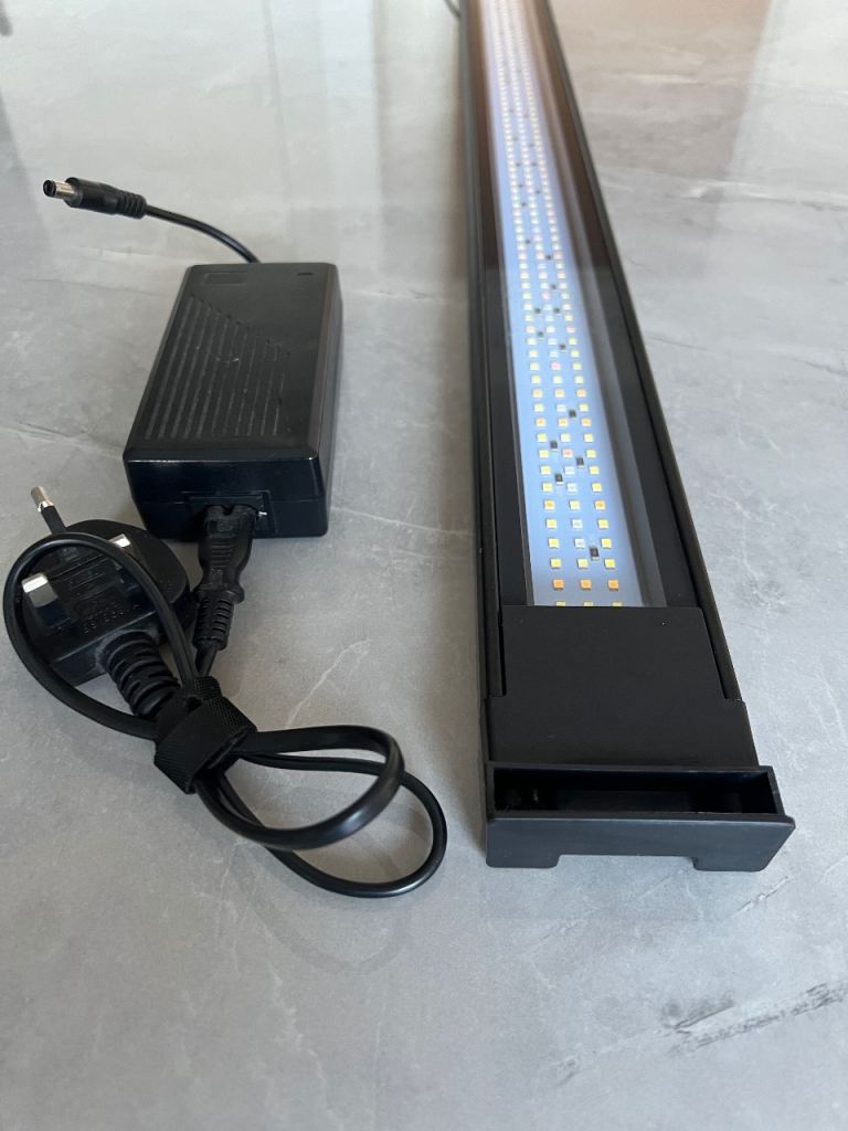 Fluval Plant 3.0 Aquarium Light 36-48 inch