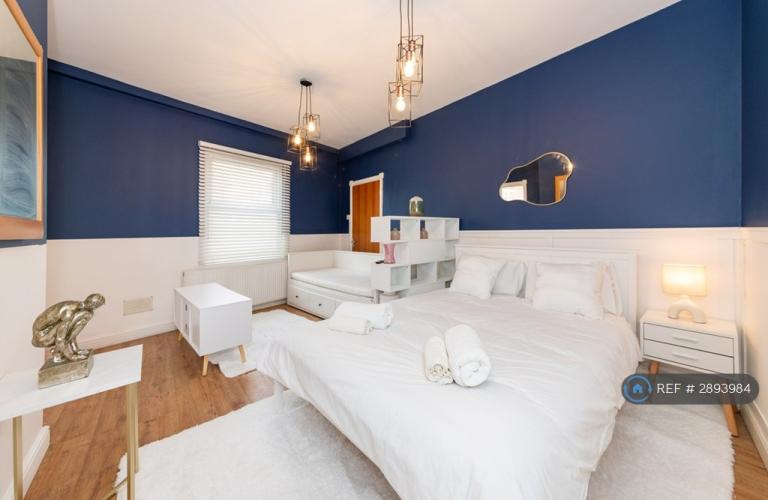 1 bedroom flat in Goosbrok Road, Reading, RG4 (1 bed) (#2893984)
