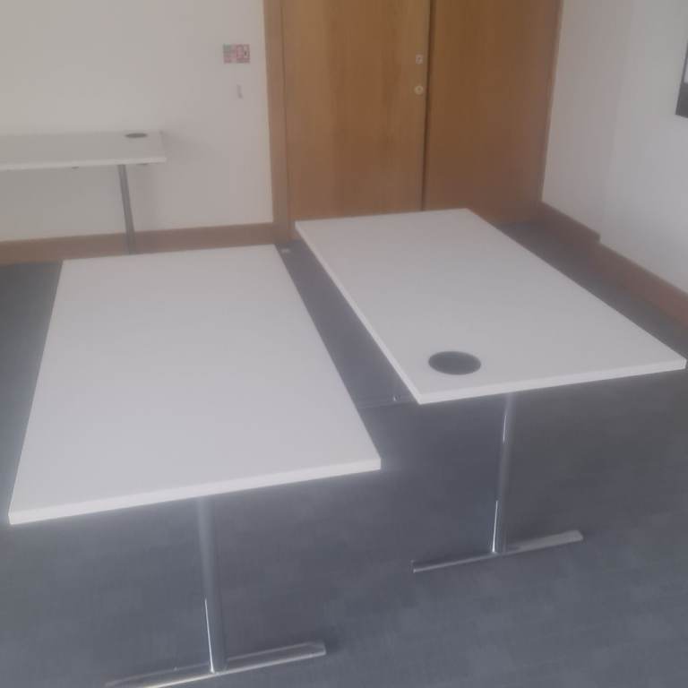 image for White 1400 mm office tables 