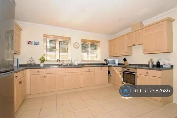 3 bedroom flat in Copper Beech House, Woking, GU22 (3 bed) (#2687686)