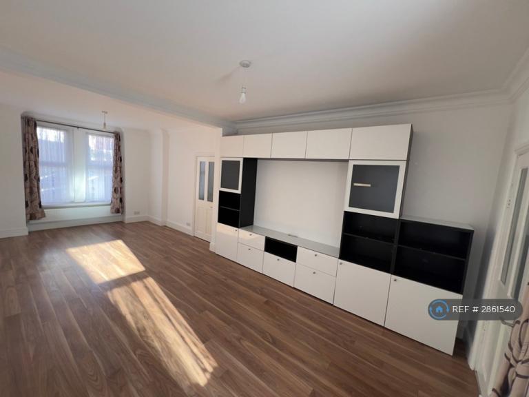 2 bedroom house in Foxhall Road, Nottingham, NG7 (2 bed) (#2861540)