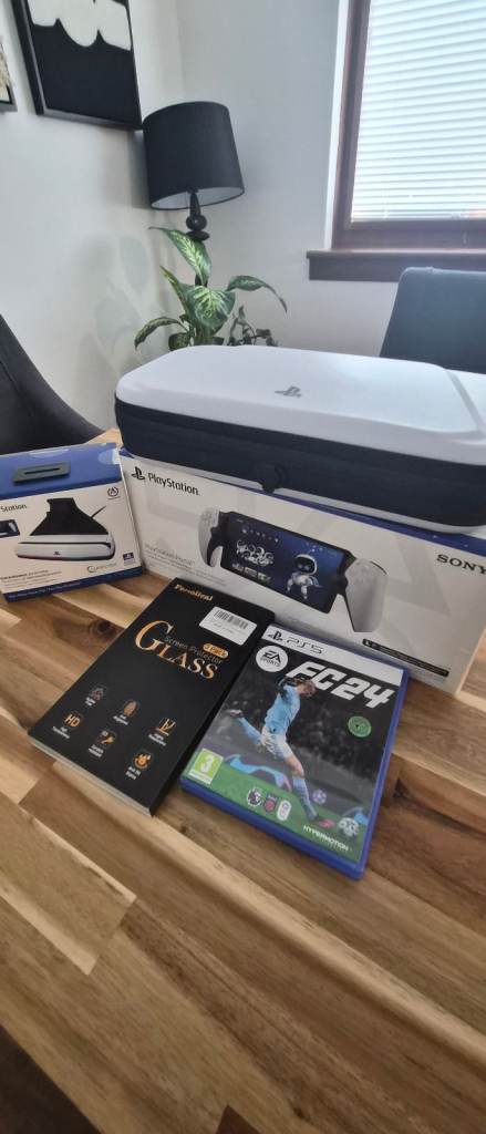 PlayStation Portal Bundle - Like New
