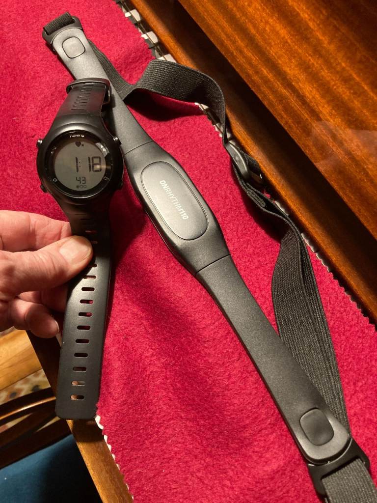ONRhythm110 Chest strap and watch - Runner's heart monitor