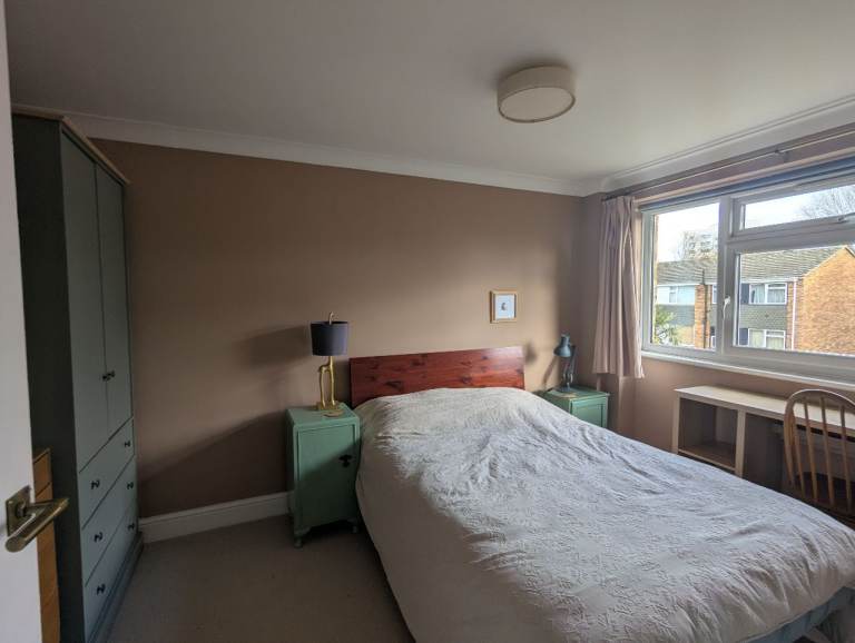 Lovely double room in a cosy, colourful house