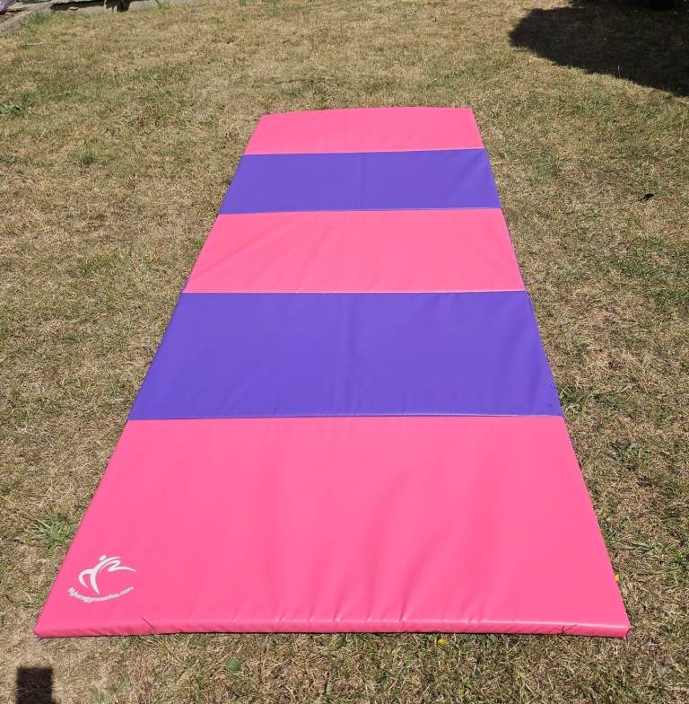 Foldable gymnastics mat, pink and purple – Good Condition