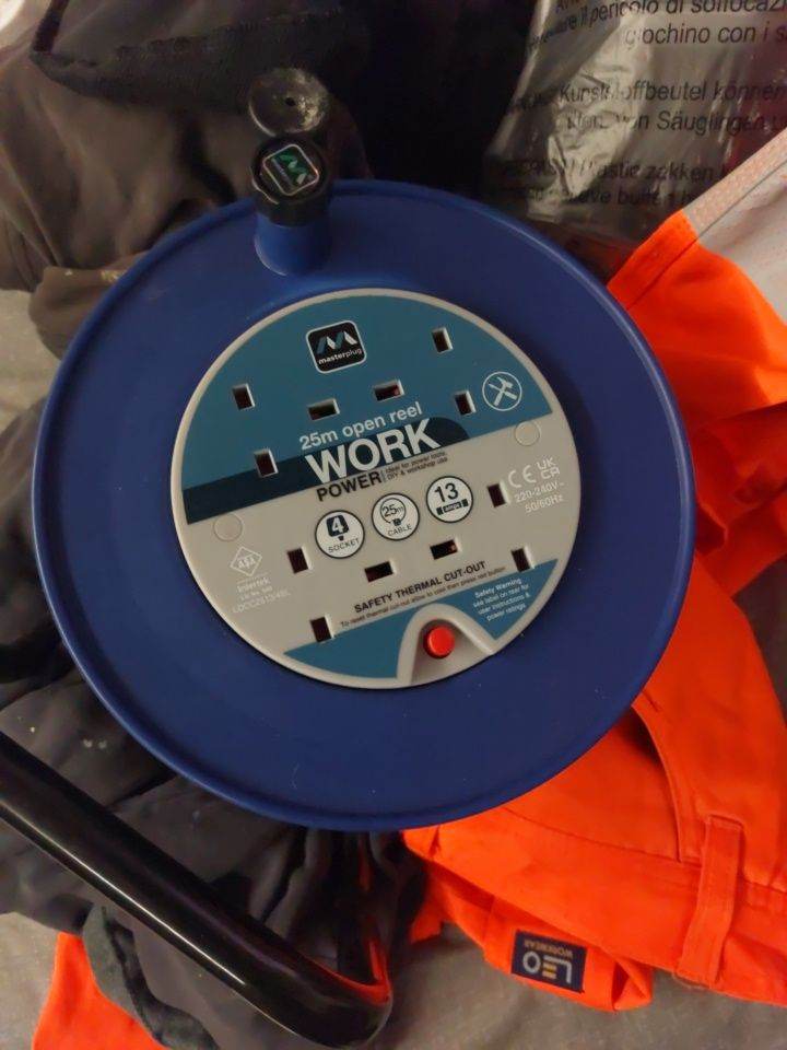 Masterplug 25m 4 plug extension 