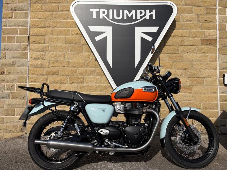 2022 TRIUMPH BONNEVILLE T100