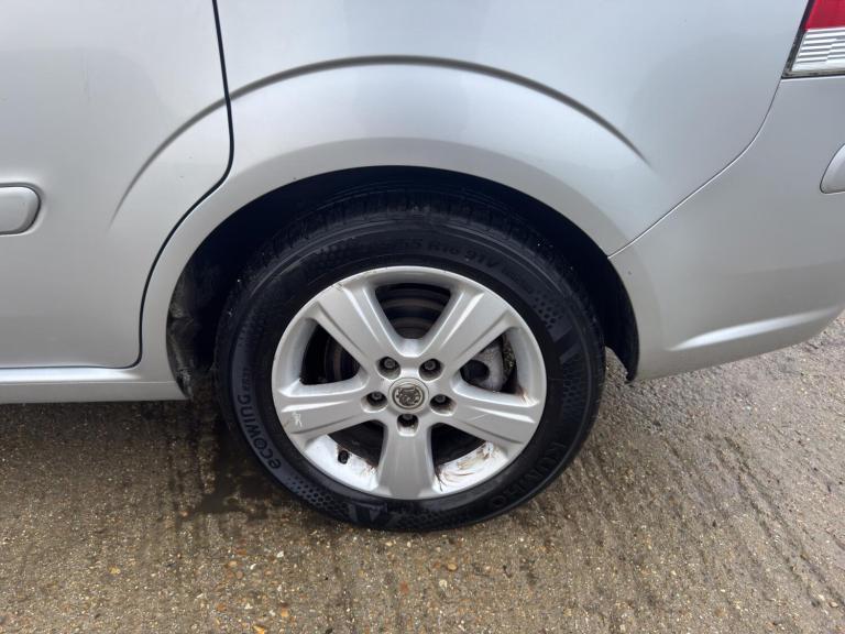 2013 Vauxhall Zafira 1.6 16V Exclusiv MPV 5dr Petrol Manual Euro 5 (115 ps) MPV Petrol Manual