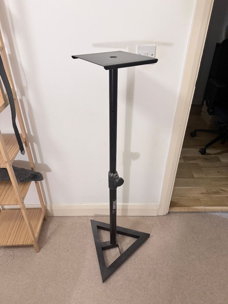Gorilla stands floor standing speaker stand x2