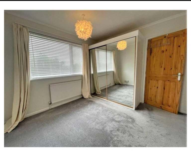 Spacious & Cosy double room for rent TN24 9LR