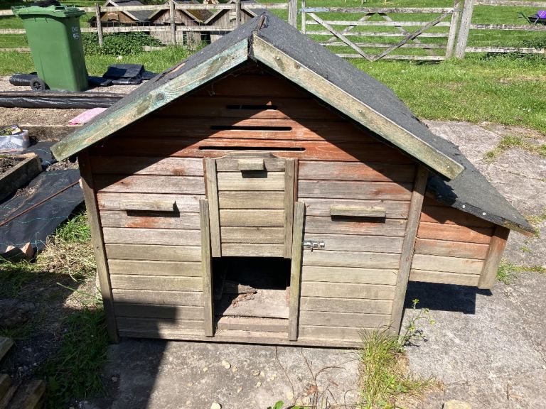 Large poultry house free to collect. 