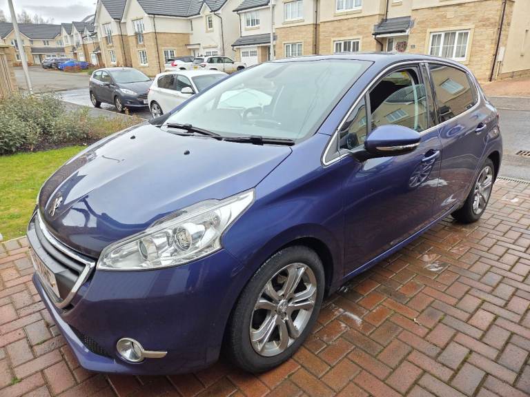 Peugeot, 208, Hatchback, 2015, Manual, 1560 (cc), 5 doors