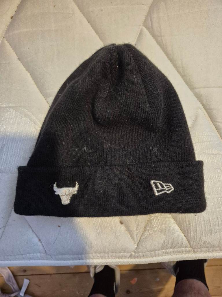 New Era Chicago Bulls Beanie Hat - Black, Great Condition