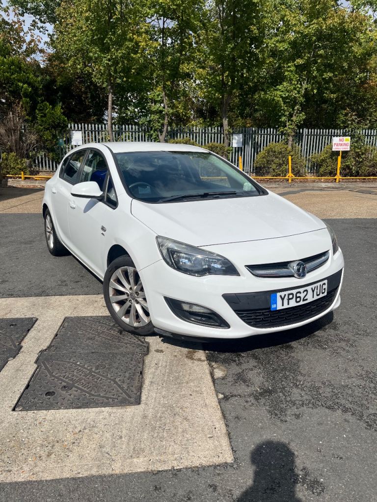 Vauxhall, ASTRA, Hatchback, 2012, Manual, 1598 (cc), 5 doors