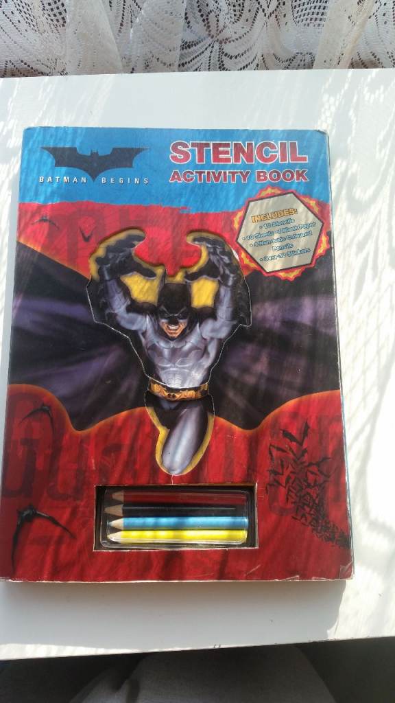 Batman Stencil Colouring Set