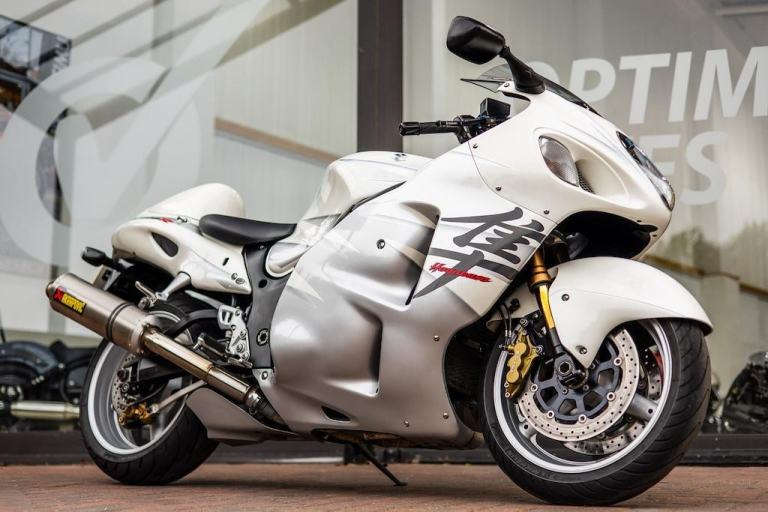 Suzuki GSX1300R Hayabusa LOW MILES ! AKRO EXHAUSTS ! VERY CLEAN