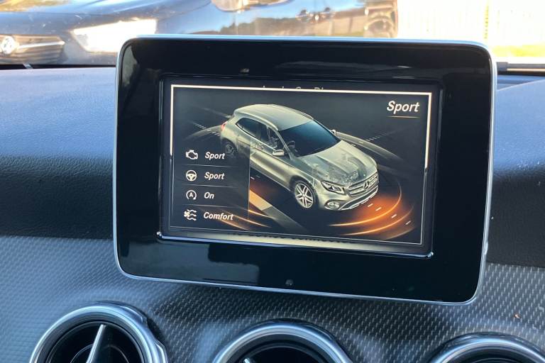 2017 Mercedes-Benz GLA GLA 200d SE 5dr Auto Estate DIESEL Automatic