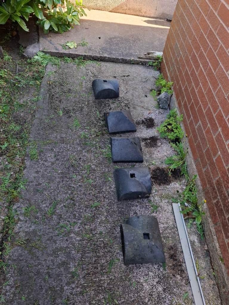 BLUE COPING STONES 5NO £20 ono