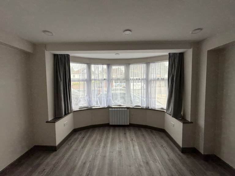 BENEFITS ACCEPTED - Studio Flat Available in Kenton Harrow HA3
