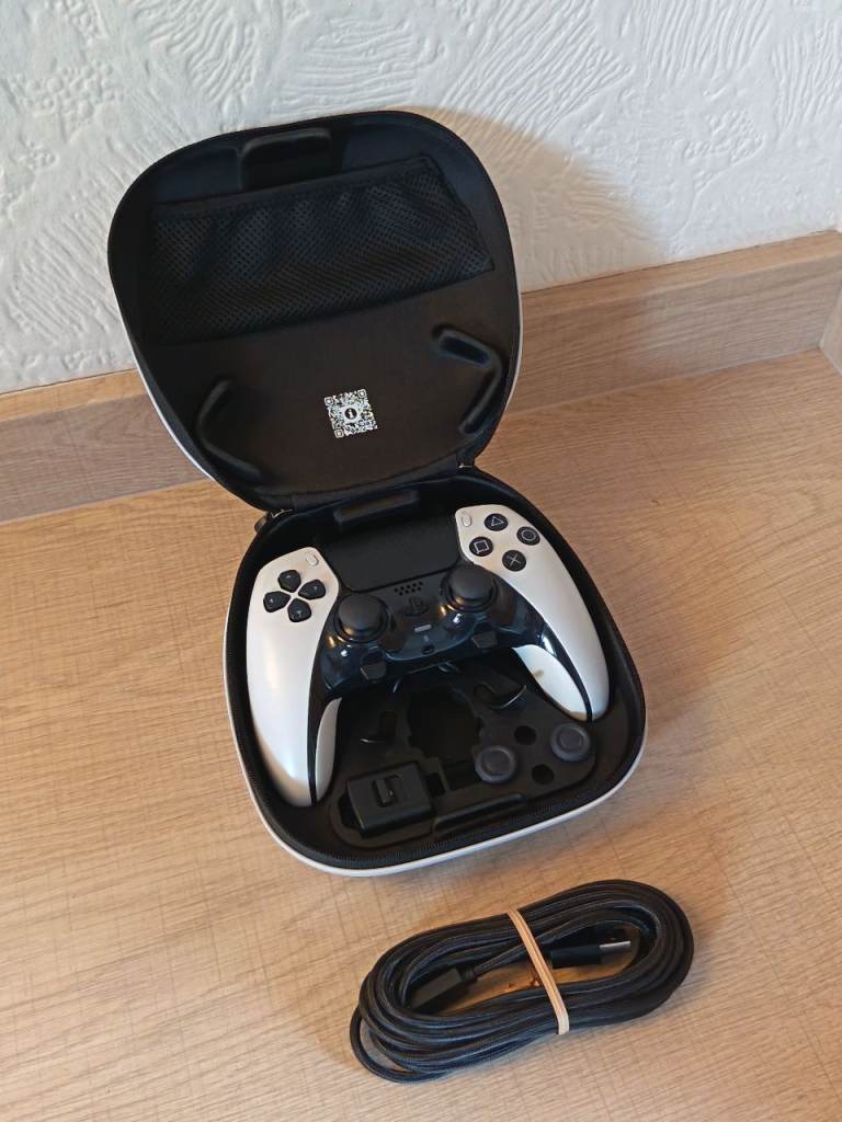 Sony DualSense Edge Wireless Controller for PS5 – As Good As New