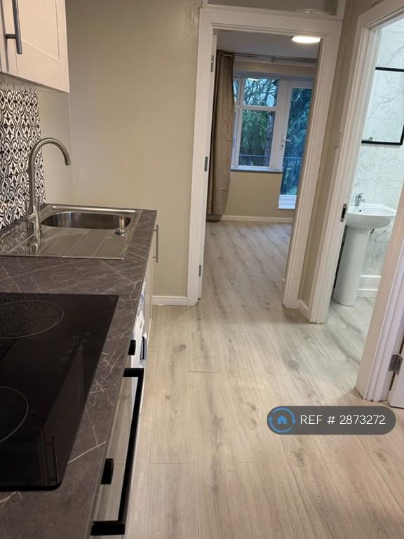 1 bedroom flat in Viceroy Court, Dunstable, LU6 (1 bed) (#2873272)