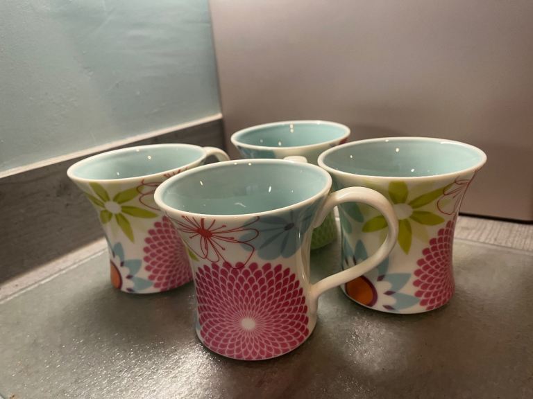 Portmeirion Crazy Daisy mugs x4