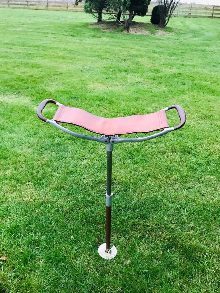 Hunting or horse racing, shooting  Leather stick seat