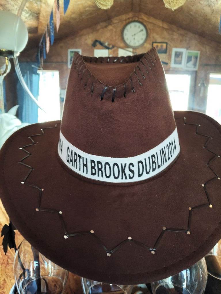 Gareth brooks memorabilia hat