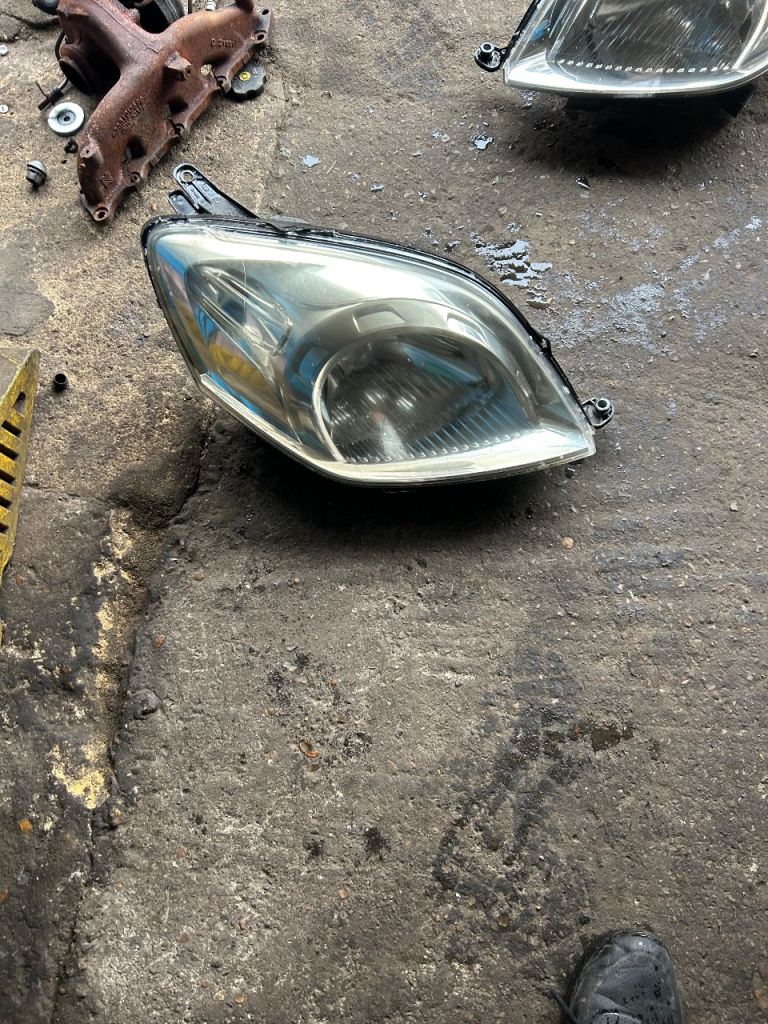 Cetroen nemo 60 reg head lights 