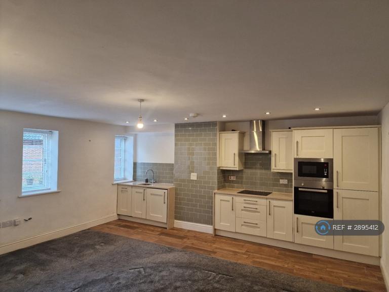 2 bedroom flat in Four Winds House, Hartlepool, TS26 (2 bed) (#2895412)