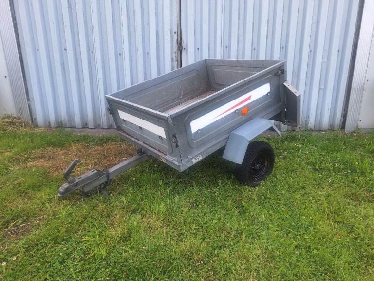 Erde 102 small trailer