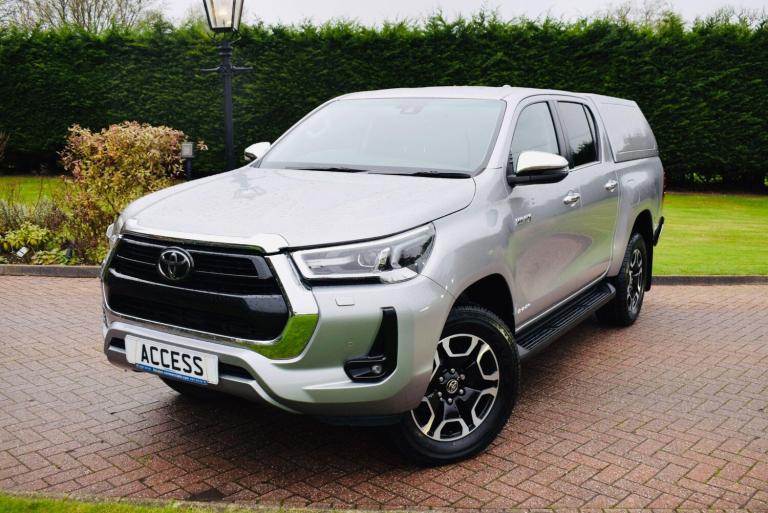 2022 Toyota Hilux Invincible D/Cab Pick Up 2.4 D-4D Auto PICK UP DIESEL Automatic