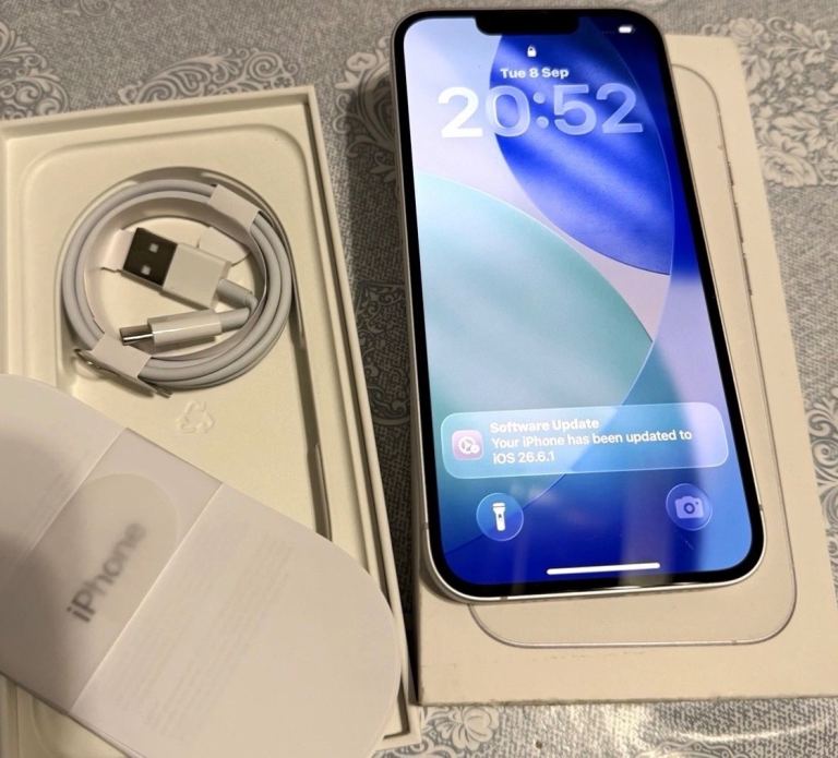 apple iphone 16e excellent condition 