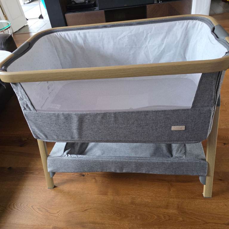 Tutti Bambini CoZee Bedside Crib – Grey, Good Condition