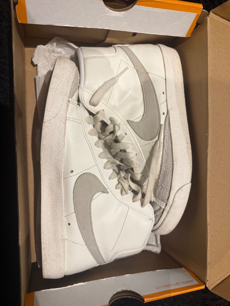 Genuine women’s Nike trainers 