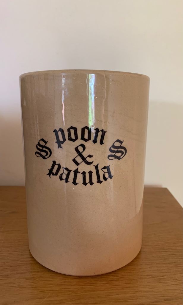 Utensils pot