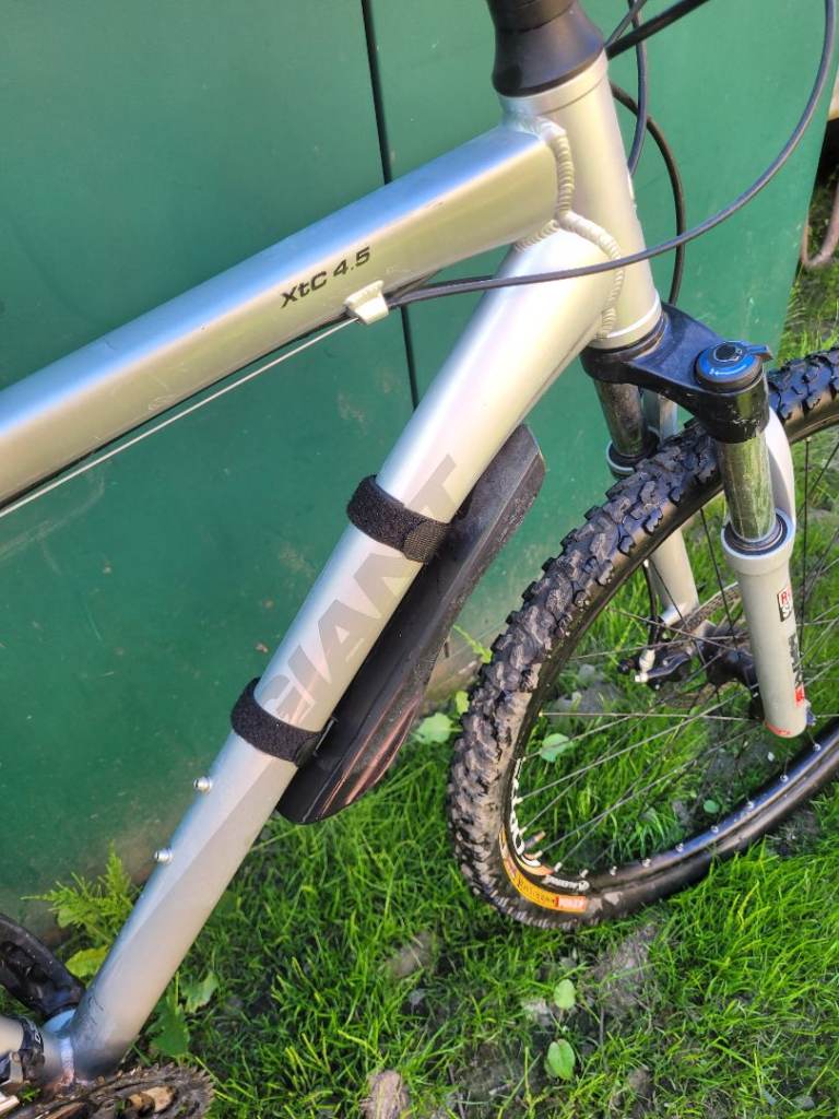 Giant act 4,5 mens mountain bike 