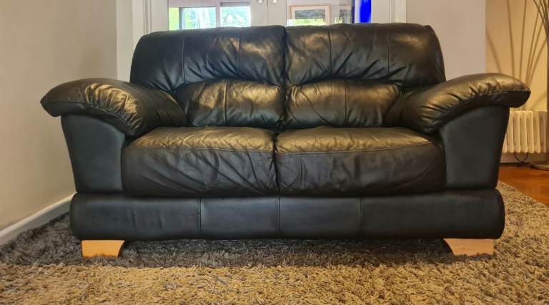 DELIVERY INCLUDED LIKE NEW Italian FORME black 2 seater leather sofa 
